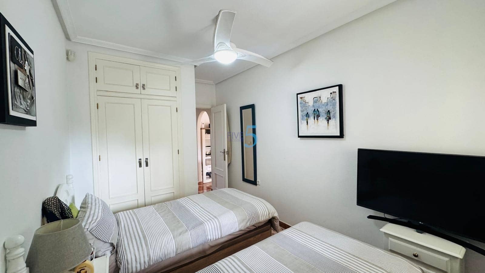 2 soveværelse Lejlighed til salg i La Zenia med swimmingpool garage - € 158.750 (Ref: 9676520)