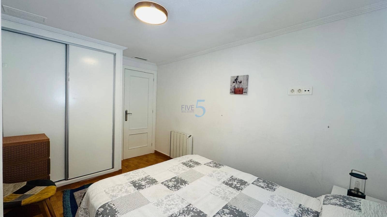 Apartamento de 2 habitaciones en Torrevieja en venta - 179.000 € (Ref: 9677761)