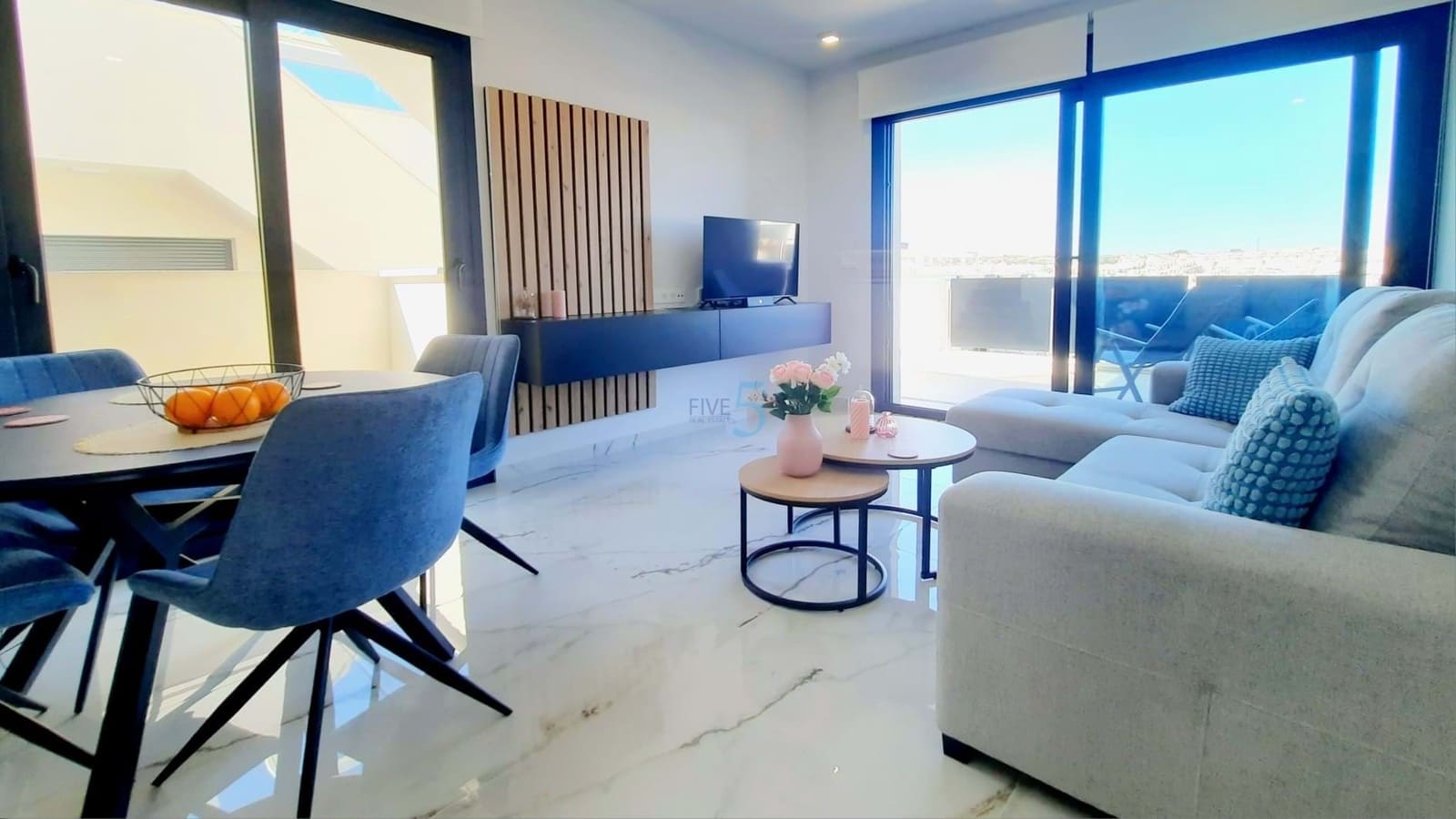 2 soverom Leilighet til salgs i Los Altos med svømmebasseng garasje - € 334 500 (Ref: 9687672)