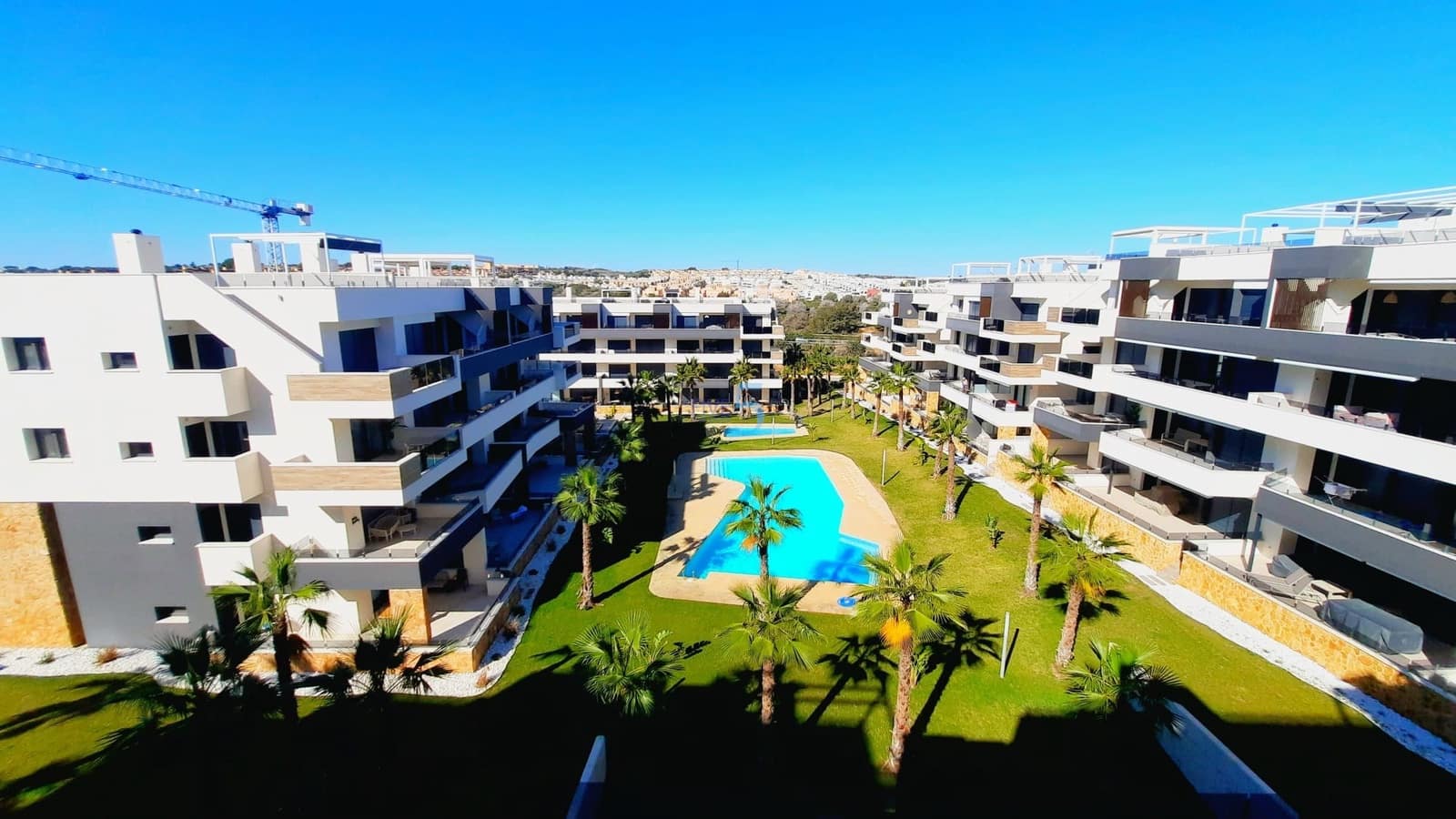 2 soverom Leilighet til salgs i Los Altos med svømmebasseng garasje - € 334 500 (Ref: 9687672)