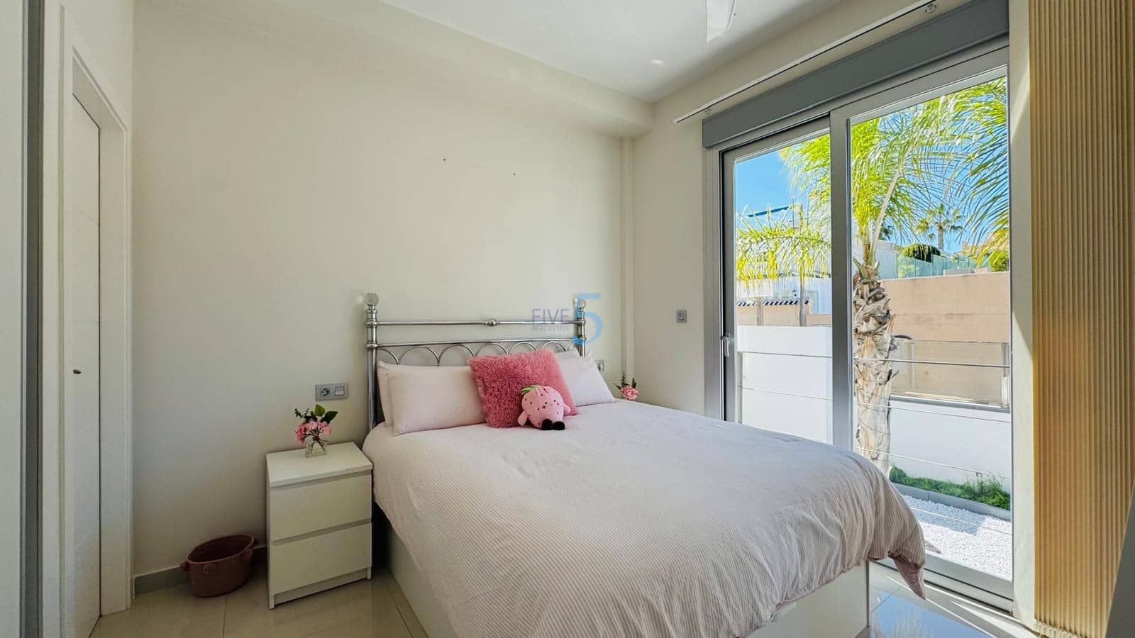 3 soverom Villa til salgs i Villamartin med svømmebasseng garasje - € 550 000 (Ref: 9687673)