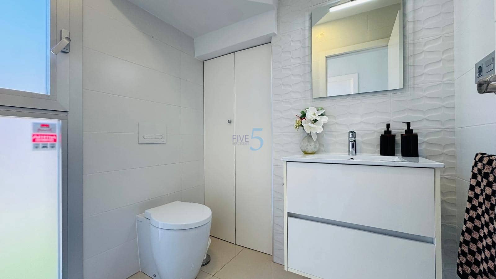 3 soverom Villa til salgs i Villamartin med svømmebasseng garasje - € 550 000 (Ref: 9687673)