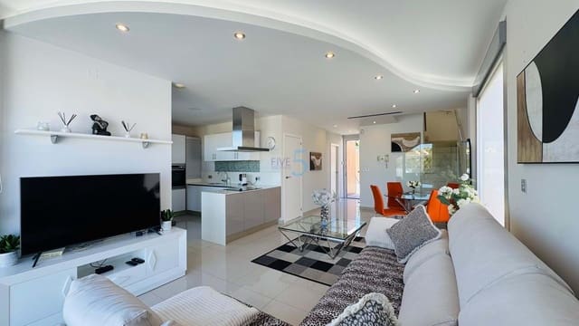 3 soverom Villa til salgs i Villamartin, Orihuela med svømmebasseng garasje - € 550 000 (Ref: 9687673)