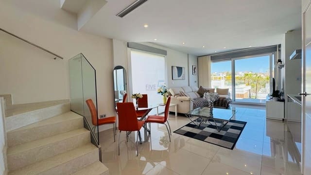 3 soverom Villa til salgs i Villamartin, Orihuela med svømmebasseng garasje - € 550 000 (Ref: 9687673)