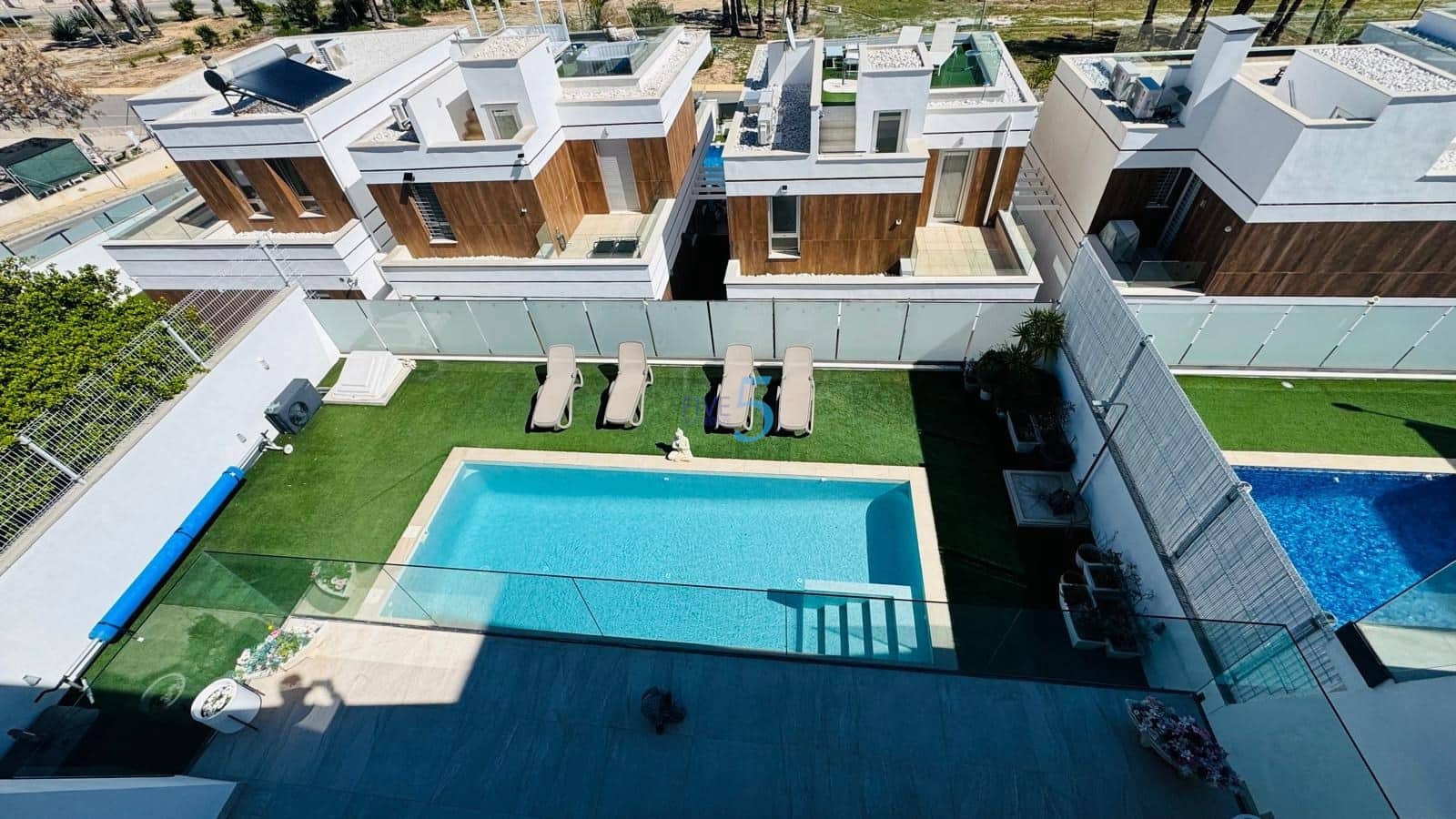 3 soverom Villa til salgs i Villamartin med svømmebasseng garasje - € 550 000 (Ref: 9687673)