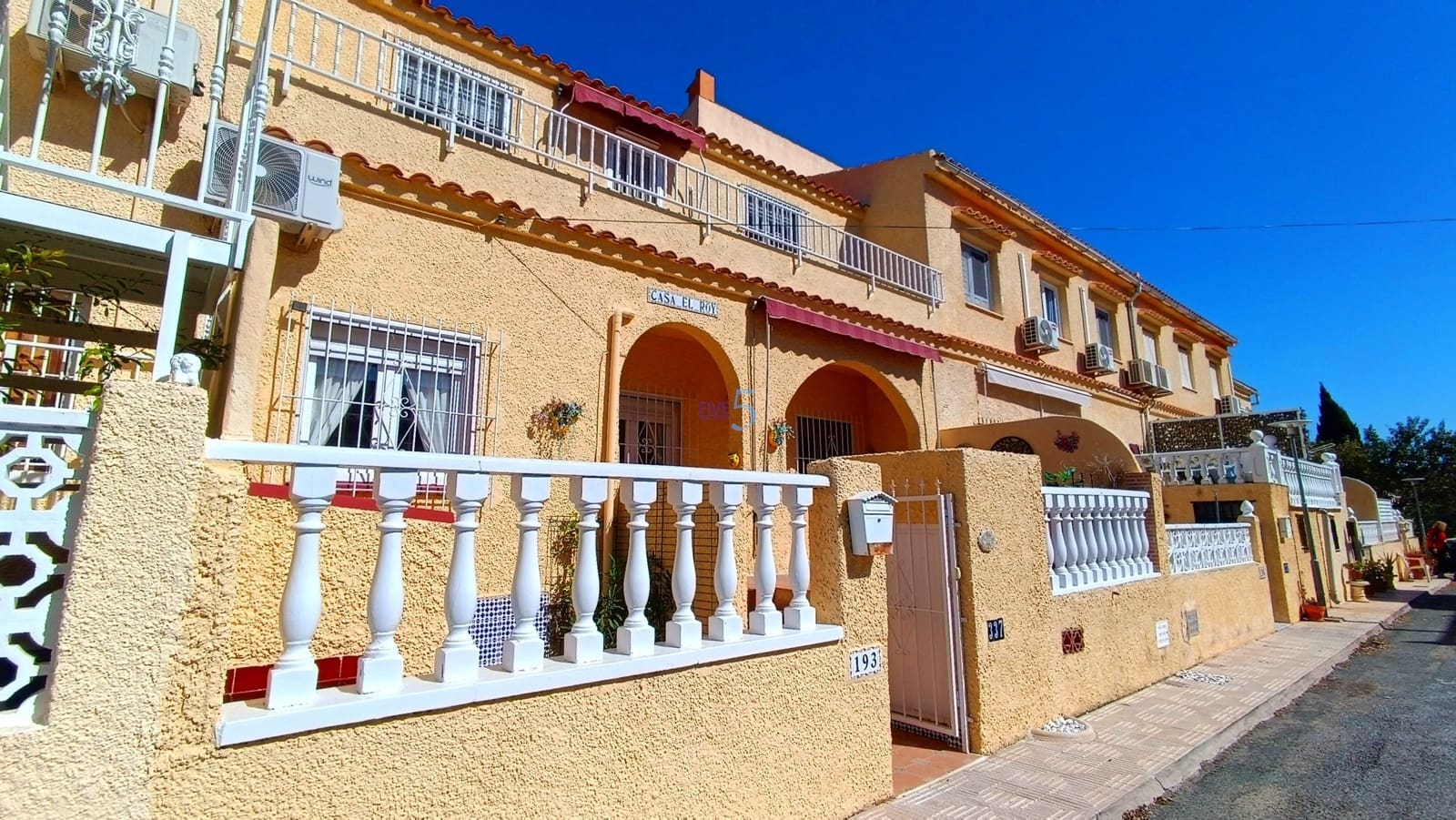 3 makuuhuone Omakotitalo myytävänä paikassa San Fulgencio - 159 999 € (Ref: 9688496)