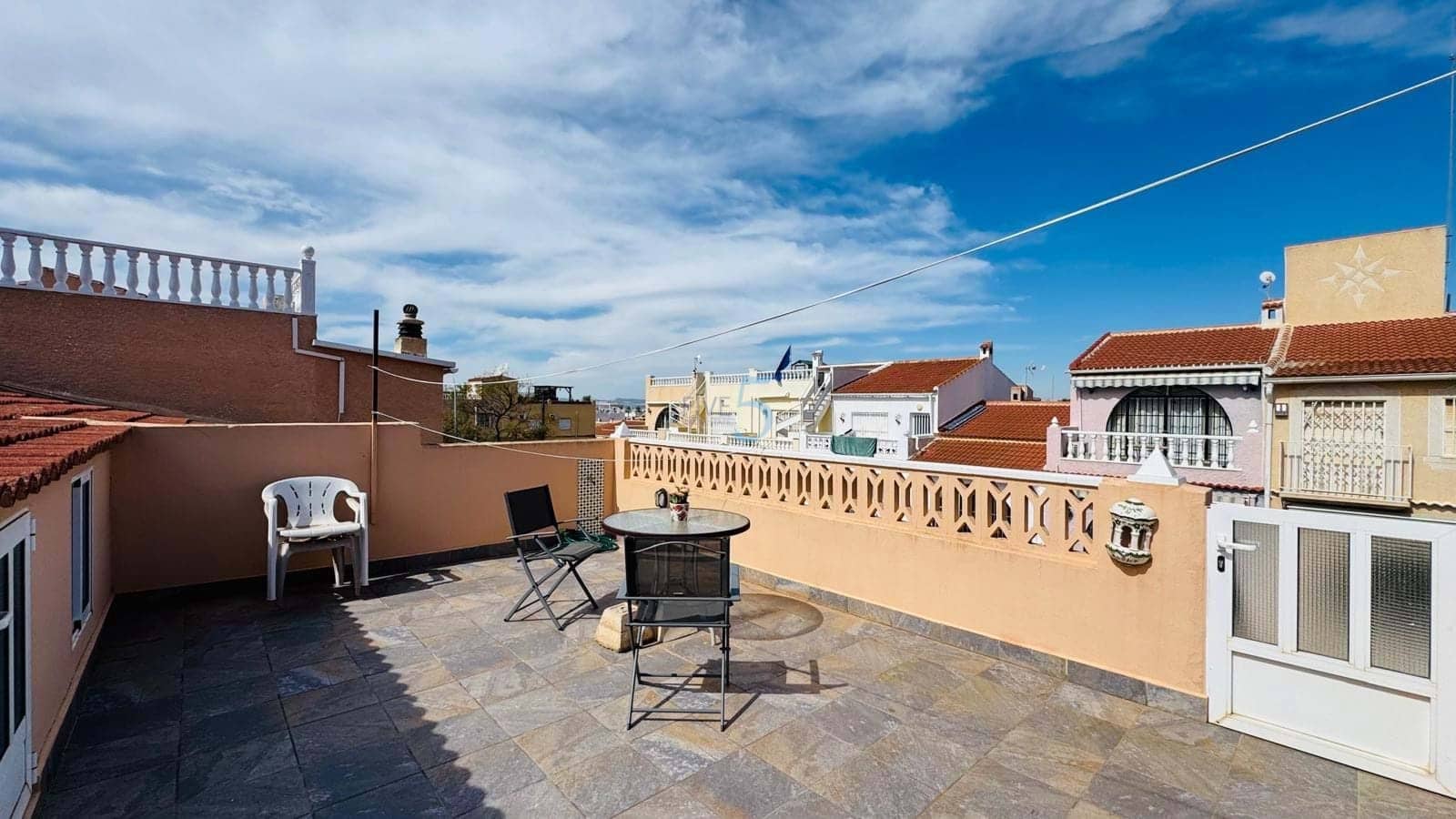 2 bedroom Bungalow for sale in Torrevieja - € 114,000 (Ref: 9694288)