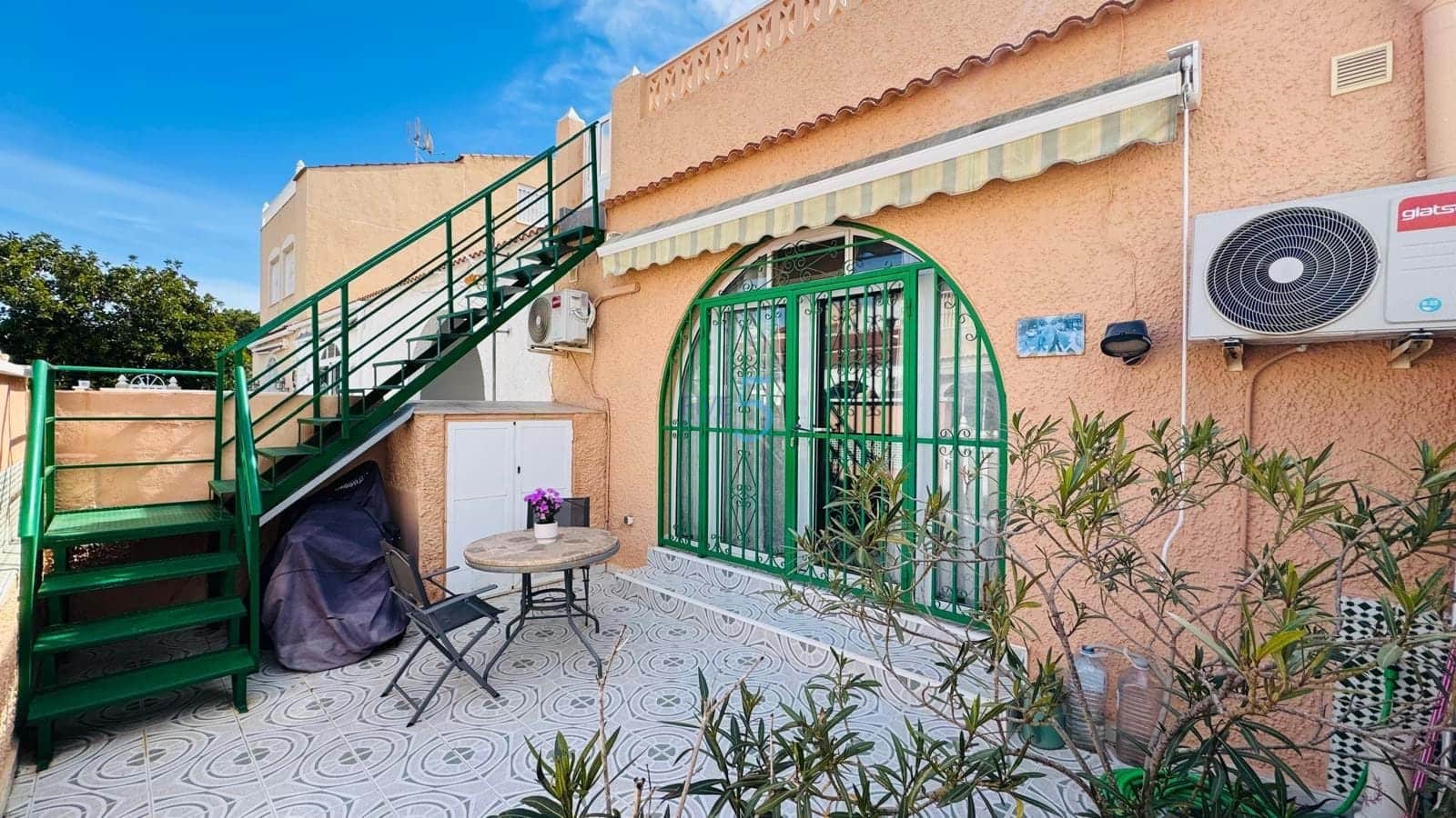 2 bedroom Bungalow for sale in Torrevieja - € 114,000 (Ref: 9694288)