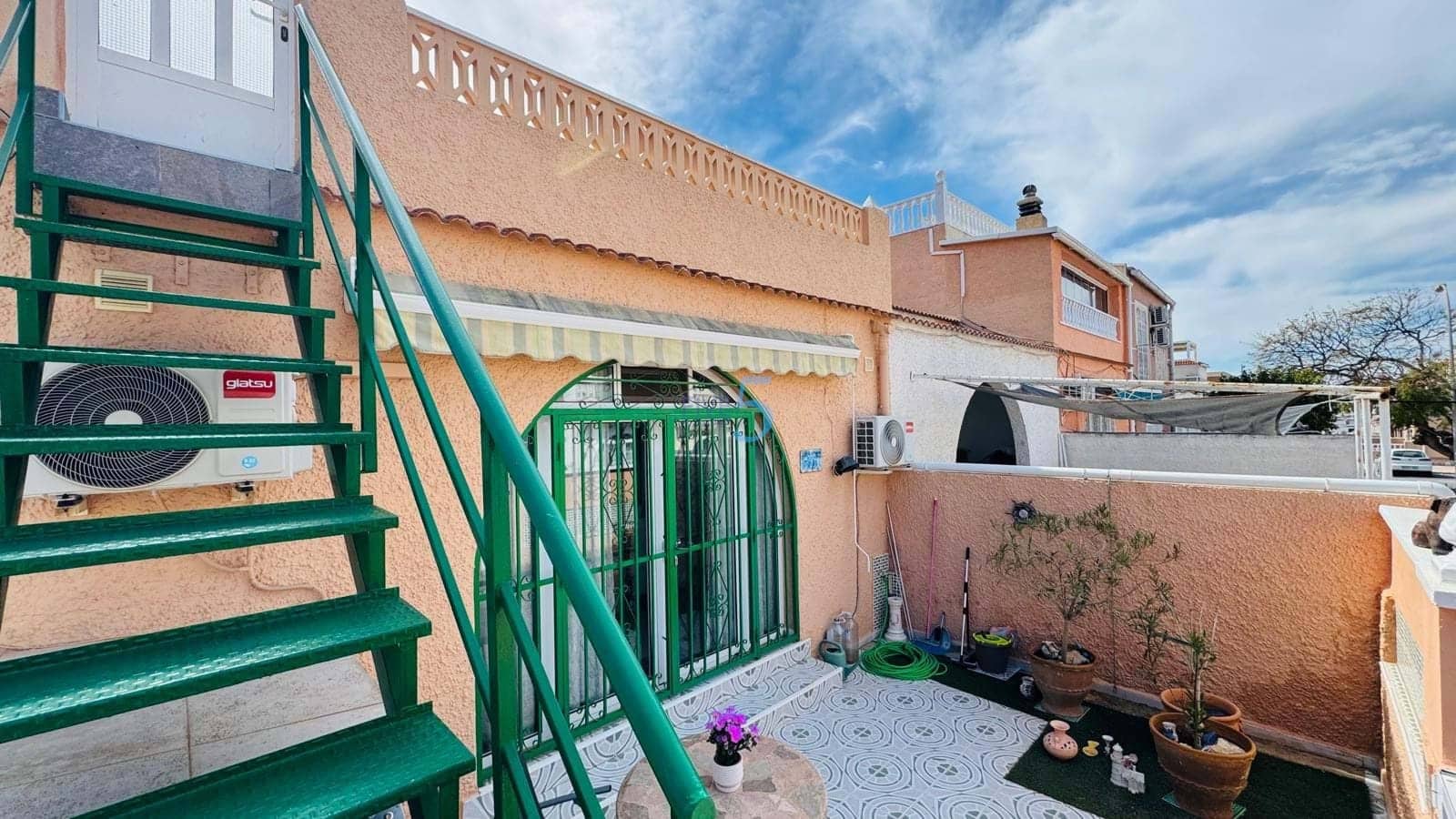 2 bedroom Bungalow for sale in Torrevieja - € 114,000 (Ref: 9694288)