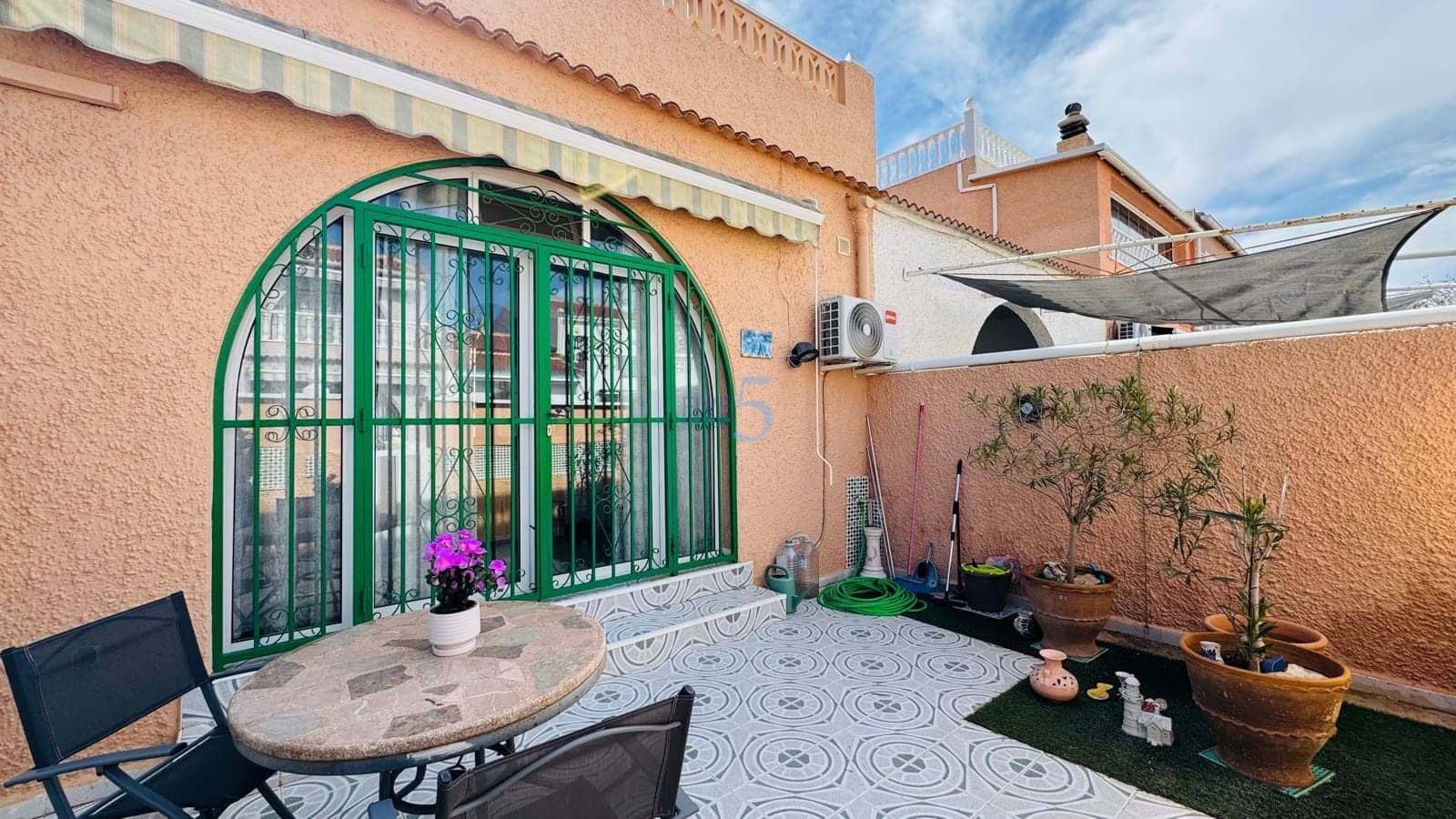 2 bedroom Bungalow for sale in Torrevieja - € 114,000 (Ref: 9694288)