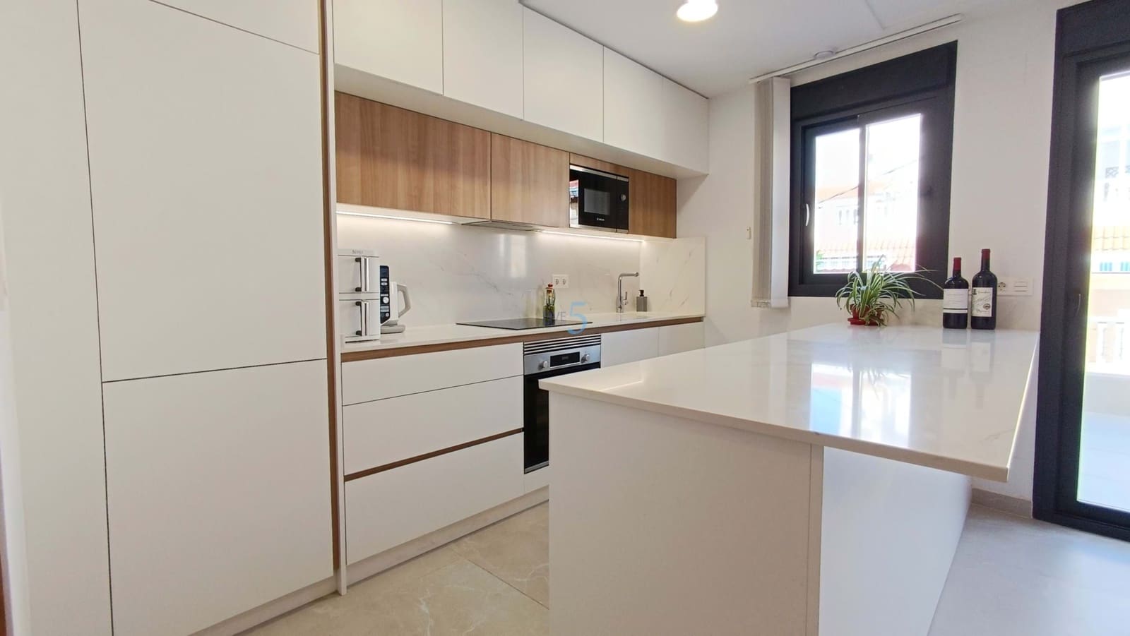 3 soveværelse Lejlighed til salg i Torrevieja med swimmingpool garage - € 399.000 (Ref: 9694289)