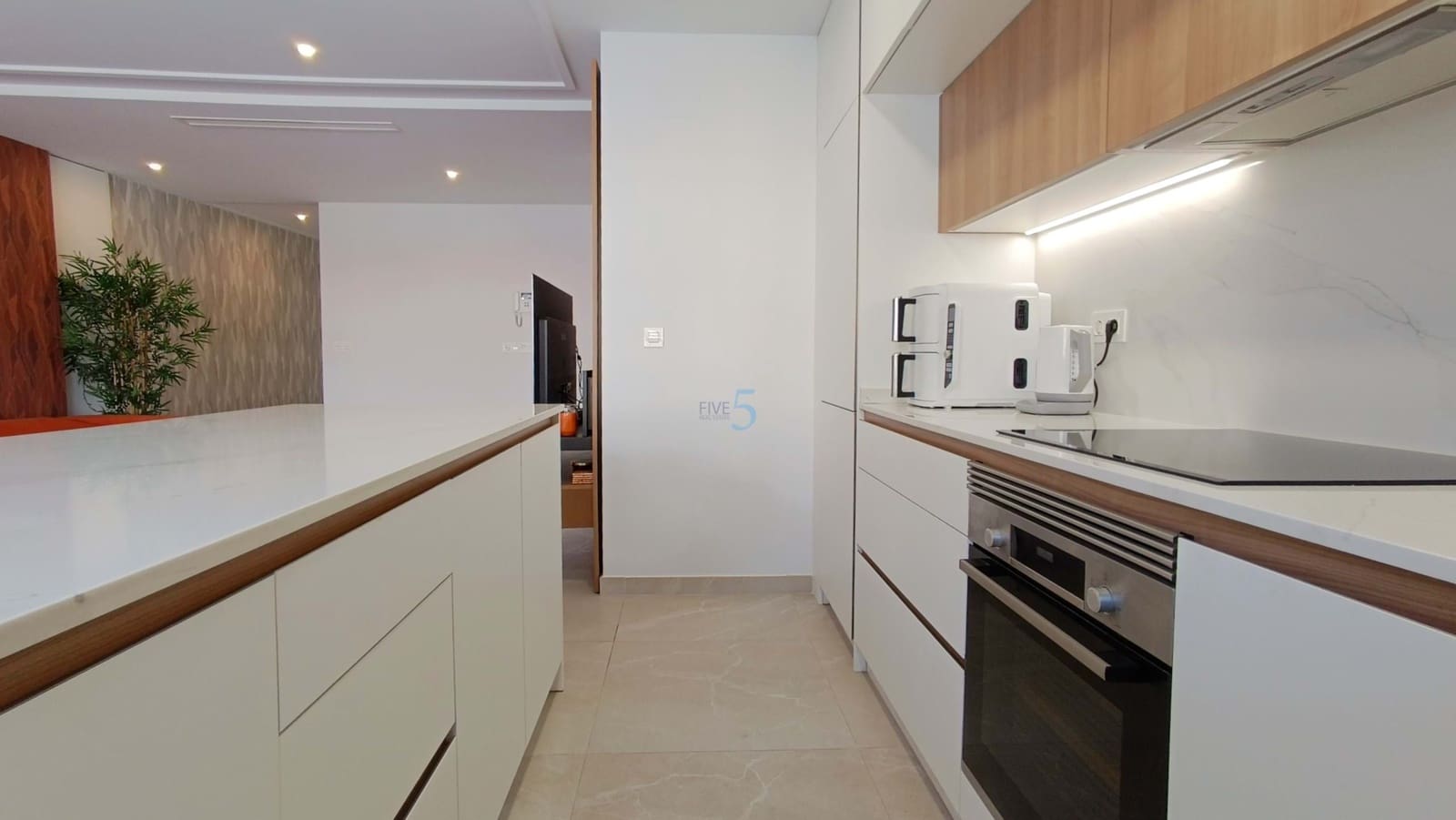 3 soveværelse Lejlighed til salg i Torrevieja med swimmingpool garage - € 399.000 (Ref: 9694289)