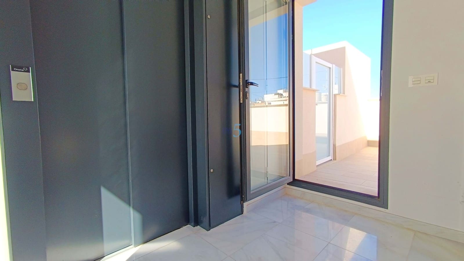 3 soveværelse Lejlighed til salg i Torrevieja med swimmingpool garage - € 399.000 (Ref: 9694289)