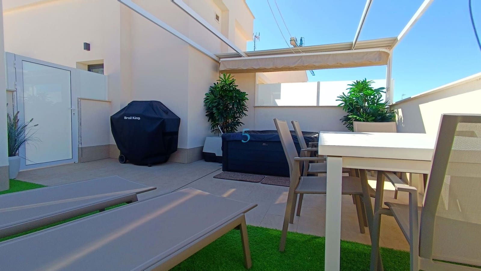 3 soveværelse Lejlighed til salg i Torrevieja med swimmingpool garage - € 399.000 (Ref: 9694289)