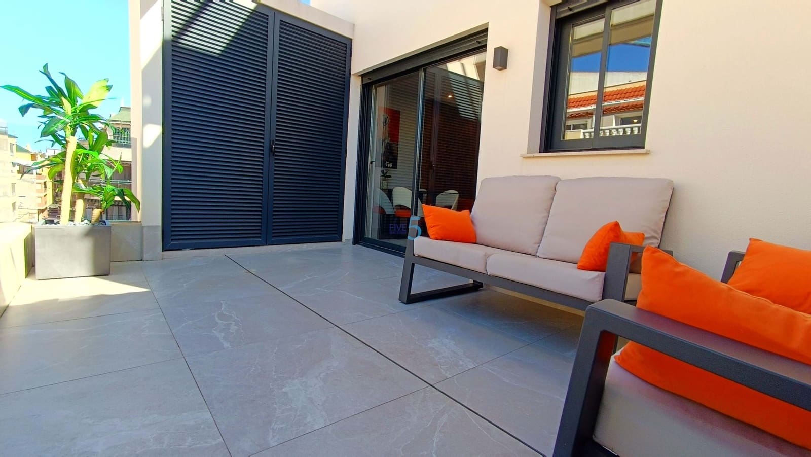 3 soveværelse Lejlighed til salg i Torrevieja med swimmingpool garage - € 399.000 (Ref: 9694289)