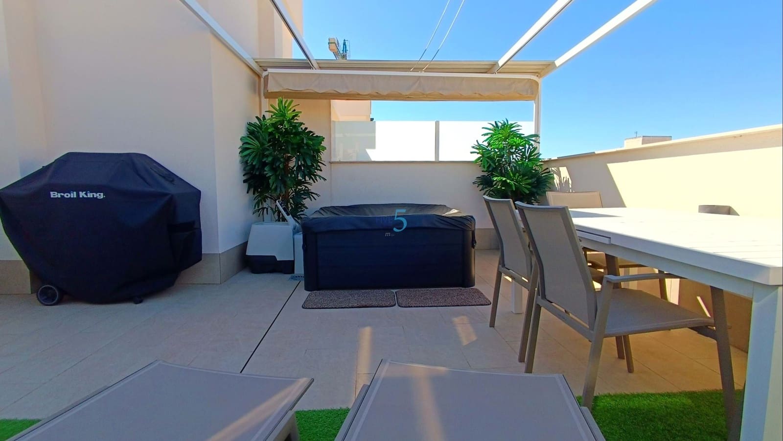 3 soveværelse Lejlighed til salg i Torrevieja med swimmingpool garage - € 399.000 (Ref: 9694289)