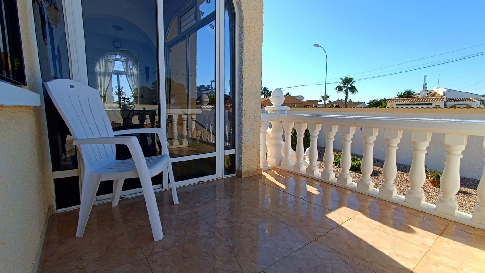 2 Zimmer Villa zu verkaufen in Torrevieja mit Pool - 299.500 € (Ref: 9694290)