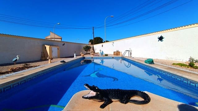 2 Zimmer Villa zu verkaufen in Torrevieja mit Pool - 299.500 € (Ref: 9694290)