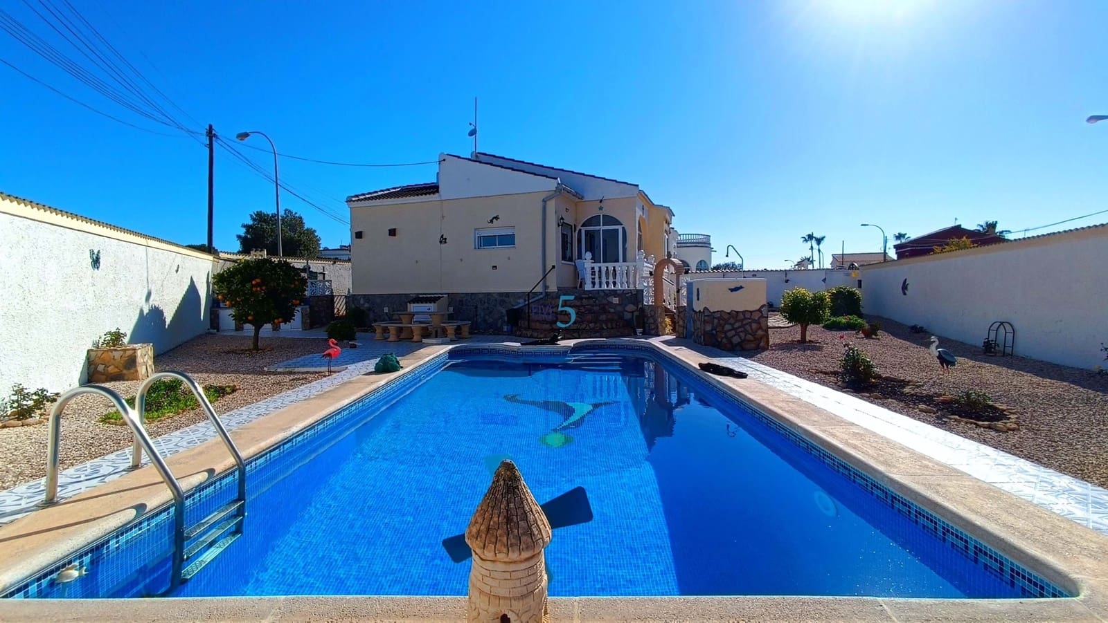 2 Zimmer Villa zu verkaufen in Torrevieja mit Pool - 299.500 € (Ref: 9694290)