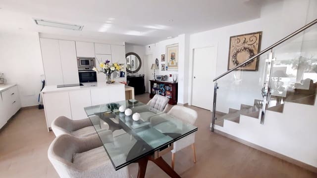 3 soveværelse Villa til salg i San Pedro del Pinatar med swimmingpool garage - € 430.000 (Ref: 9696775)