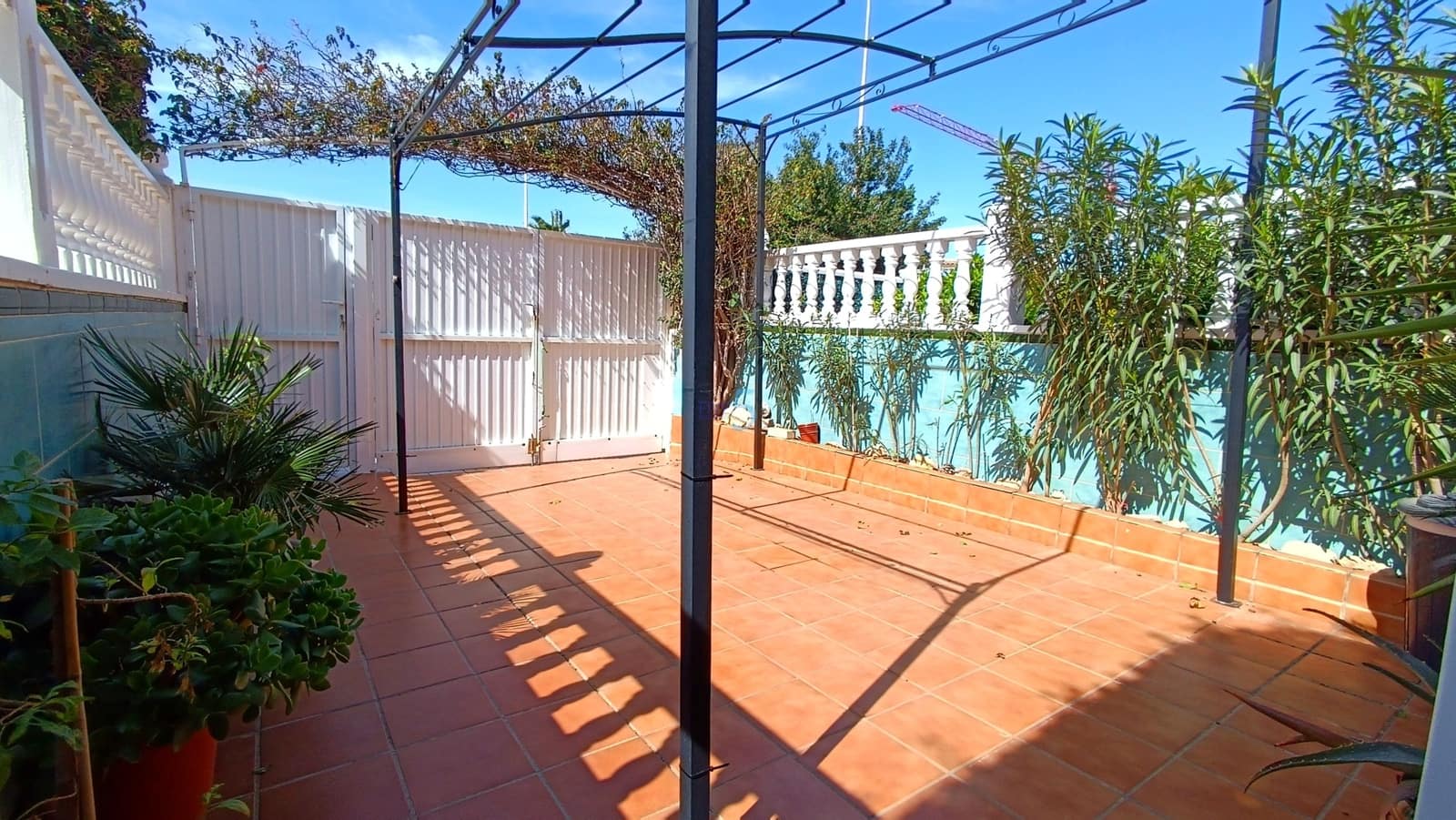 2 quarto Casa em Banda para venda em Torrevieja com piscina - 185 000 € (Ref: 9697778)