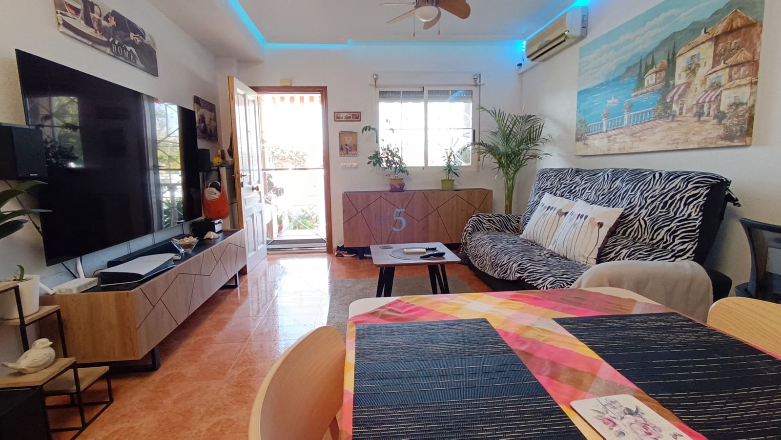 2 quarto Casa em Banda para venda em Torrevieja com piscina - 185 000 € (Ref: 9697778)