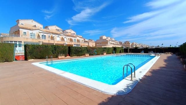 2 quarto Casa em Banda para venda em Torrevieja com piscina - 185 000 € (Ref: 9697778)