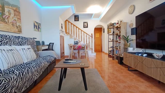 2 quarto Casa em Banda para venda em Torrevieja com piscina - 185 000 € (Ref: 9697778)
