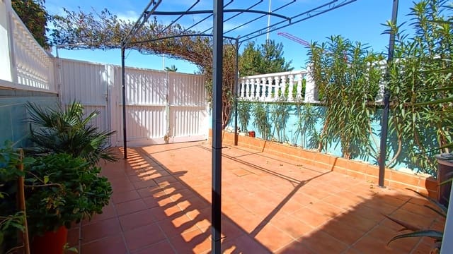 2 quarto Casa em Banda para venda em Torrevieja com piscina - 185 000 € (Ref: 9697778)