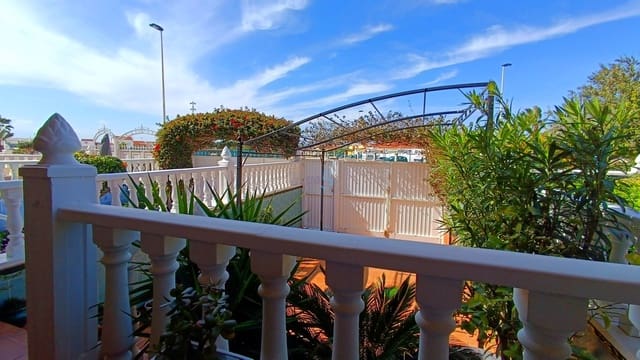 2 quarto Casa em Banda para venda em Torrevieja com piscina - 185 000 € (Ref: 9697778)