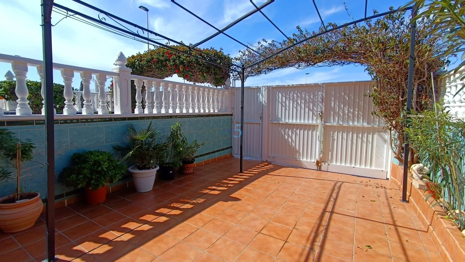 2 quarto Casa em Banda para venda em Torrevieja com piscina - 185 000 € (Ref: 9697778)