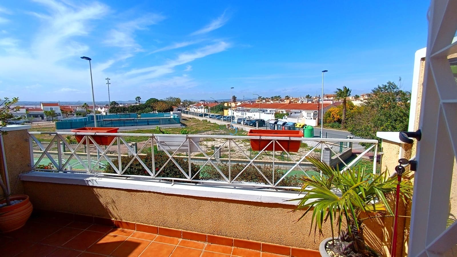 2 quarto Casa em Banda para venda em Torrevieja com piscina - 185 000 € (Ref: 9697778)