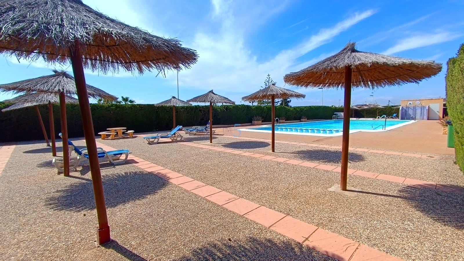 2 quarto Casa em Banda para venda em Torrevieja com piscina - 185 000 € (Ref: 9697778)