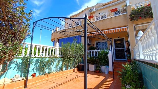 2 quarto Casa em Banda para venda em Torrevieja com piscina - 185 000 € (Ref: 9697778)