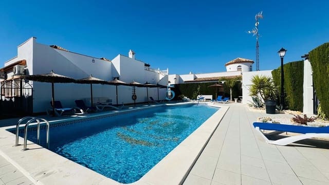 3 Zimmer Villa zu verkaufen in El Raso, Guardamar del Segura mit Pool - 245.000 € (Ref: 9697779)