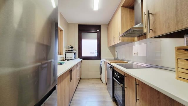 3 makuuhuone Huoneisto myytävänä paikassa Los Alcázares mukana uima-altaan 
autotalli - 259 000 € (Ref: 9700015)