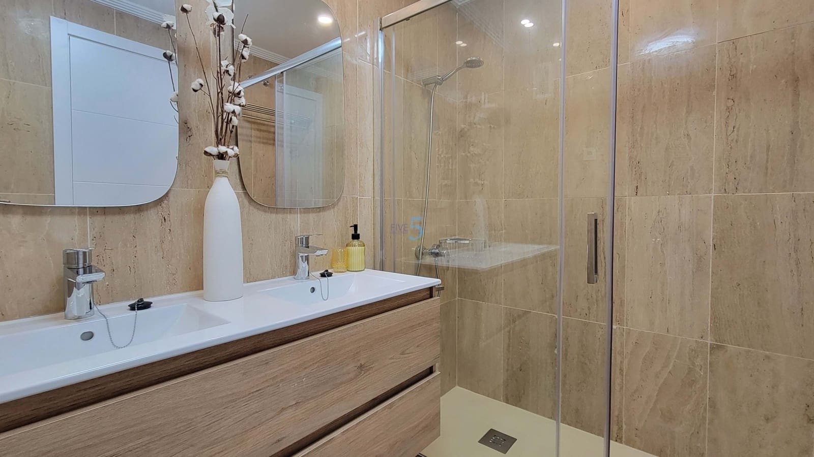 3 makuuhuone Huoneisto myytävänä paikassa Los Alcazares mukana uima-altaan 
autotalli - 259 000 € (Ref: 9700015)