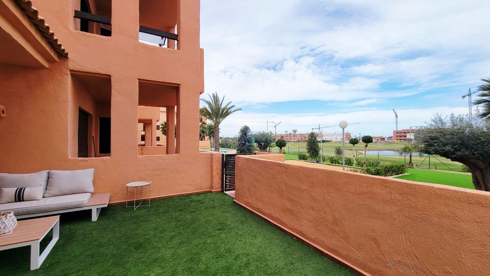 3 makuuhuone Huoneisto myytävänä paikassa Los Alcazares mukana uima-altaan 
autotalli - 259 000 € (Ref: 9700015)