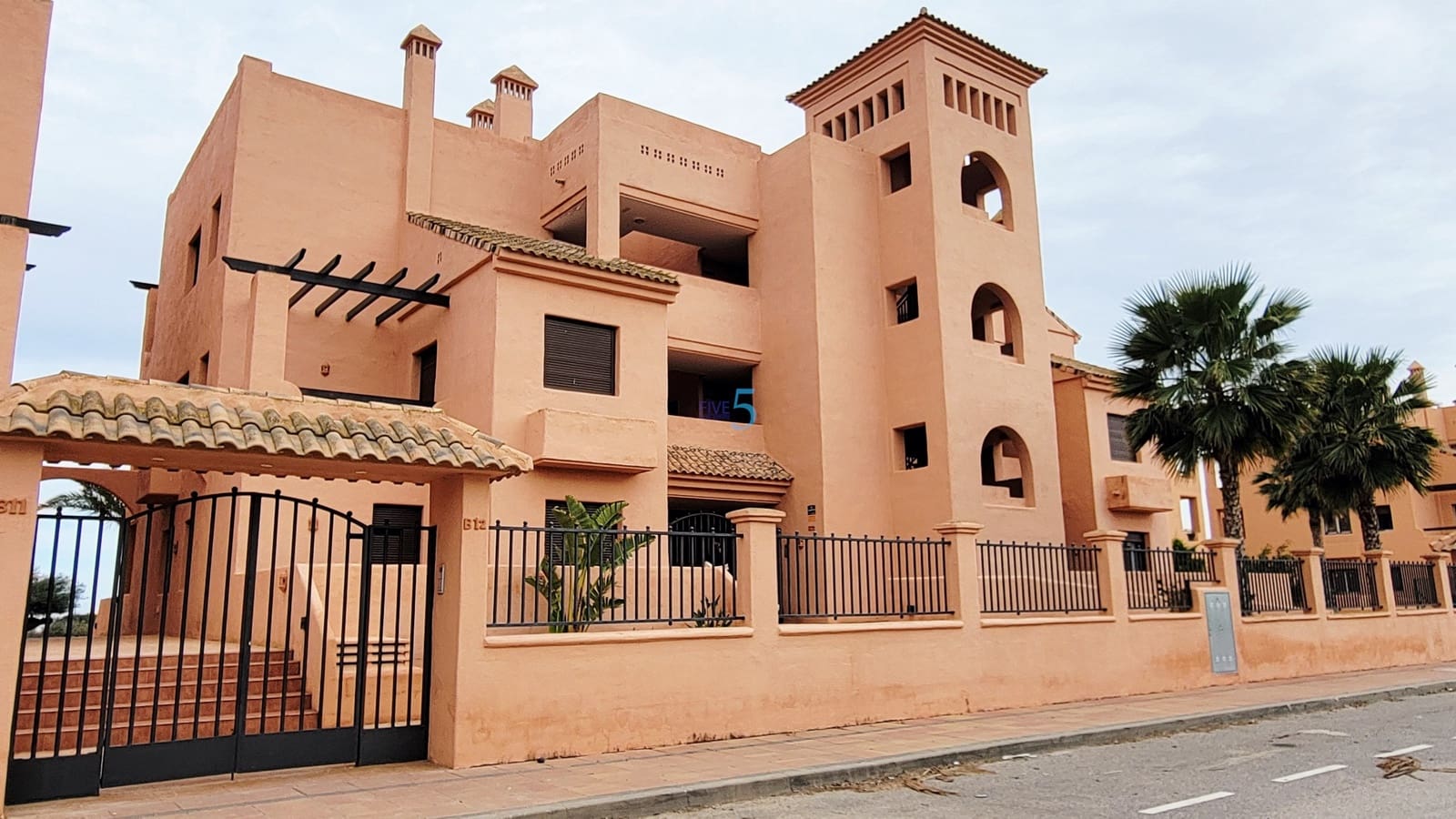 3 makuuhuone Huoneisto myytävänä paikassa Los Alcazares mukana uima-altaan 
autotalli - 259 000 € (Ref: 9700015)