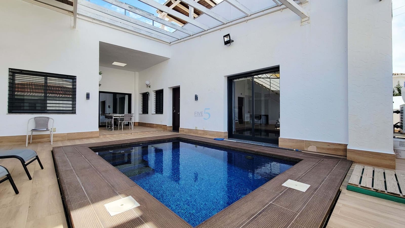 4 chambre Villa/Maison à vendre à Torre de la Horadada avec piscine garage - 595 000 € (Ref: 9700016)