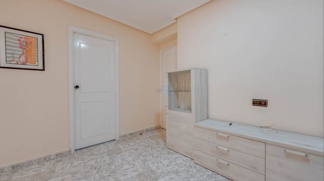3 sovrum Lägenhet till salu i Torrevieja - 140 000 € (Ref: 9700111)