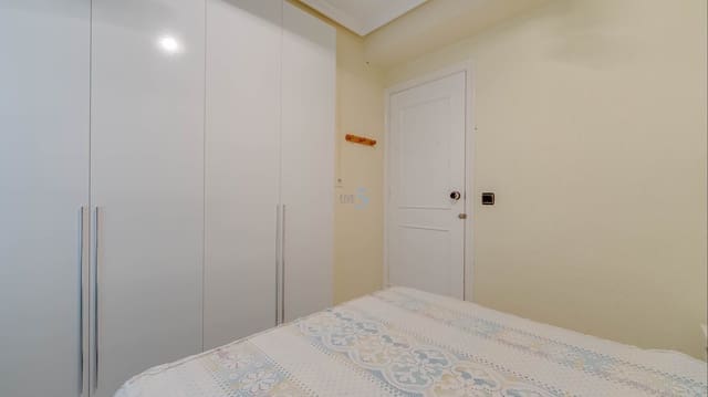 3 sovrum Lägenhet till salu i Torrevieja - 140 000 € (Ref: 9700111)