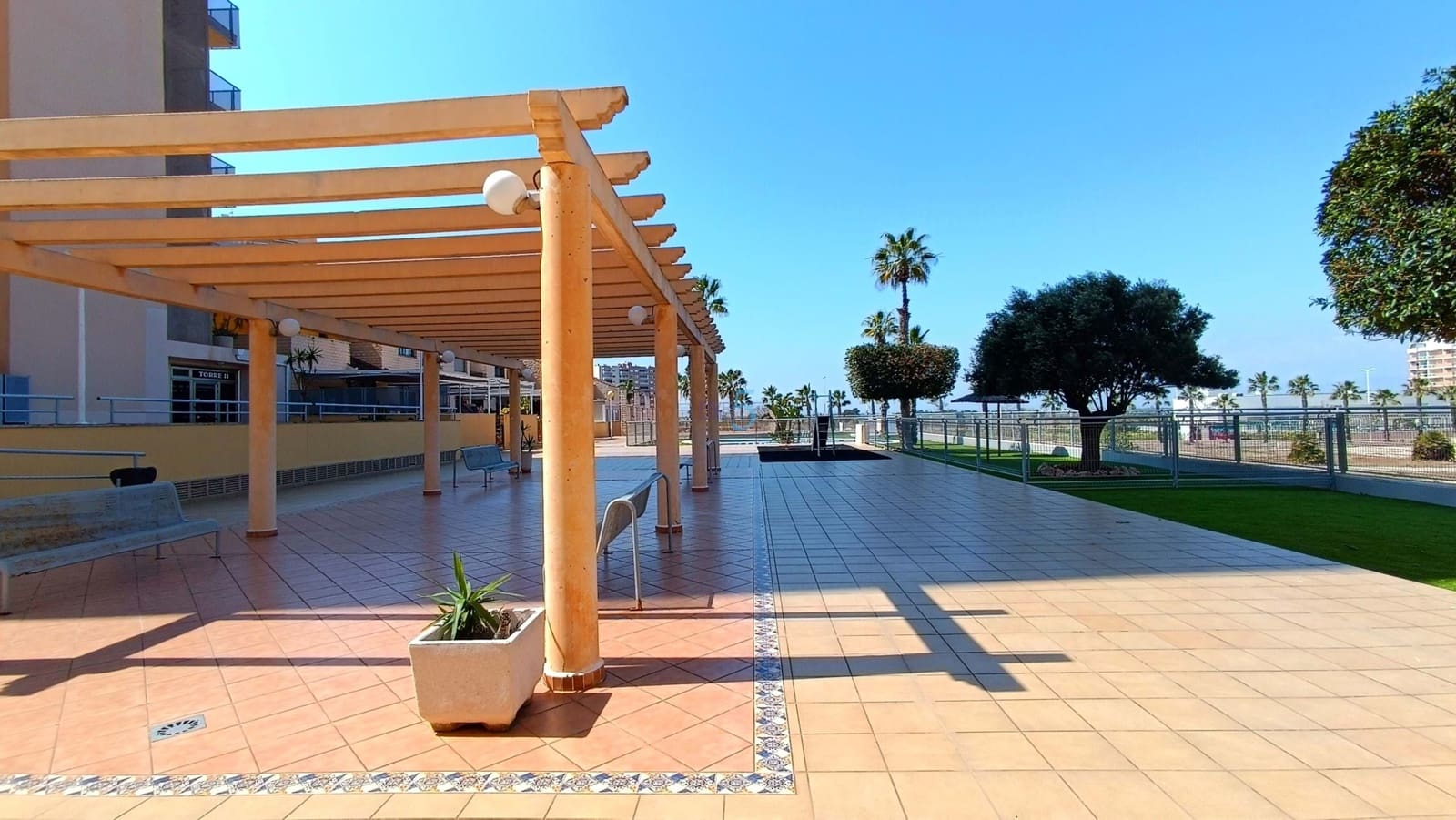 2 sovrum Lägenhet till salu i Guardamar del Segura med pool - 159 995 € (Ref: 9709187)