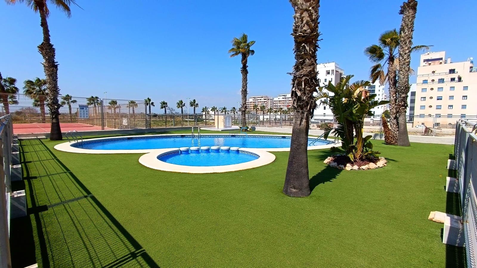 2 sovrum Lägenhet till salu i Guardamar del Segura med pool - 159 995 € (Ref: 9709187)