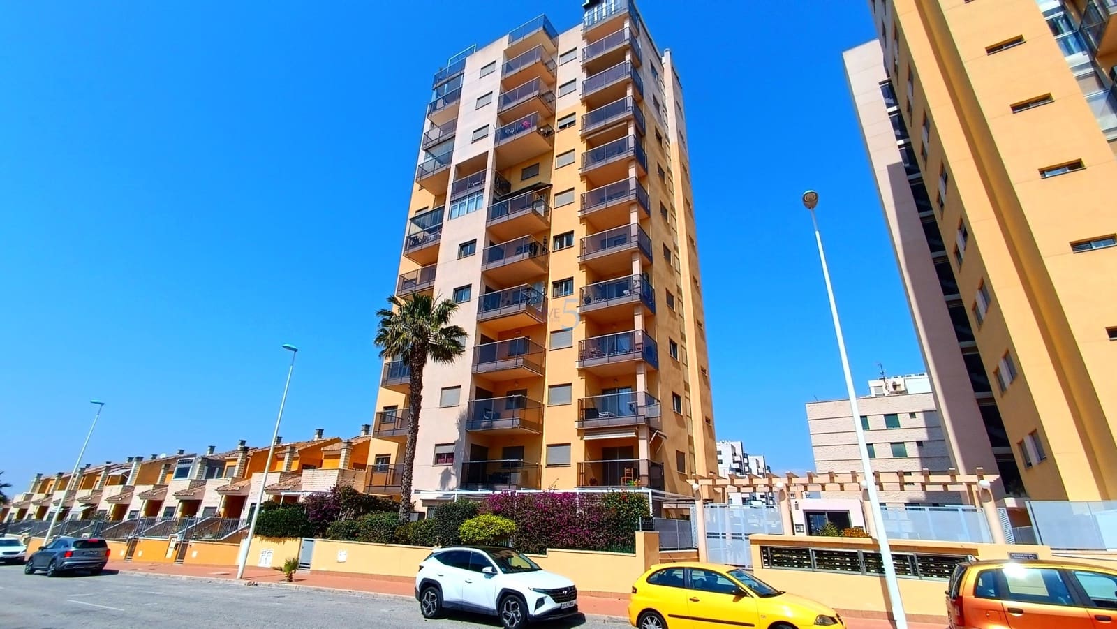 2 sovrum Lägenhet till salu i Guardamar del Segura med pool - 159 995 € (Ref: 9709187)