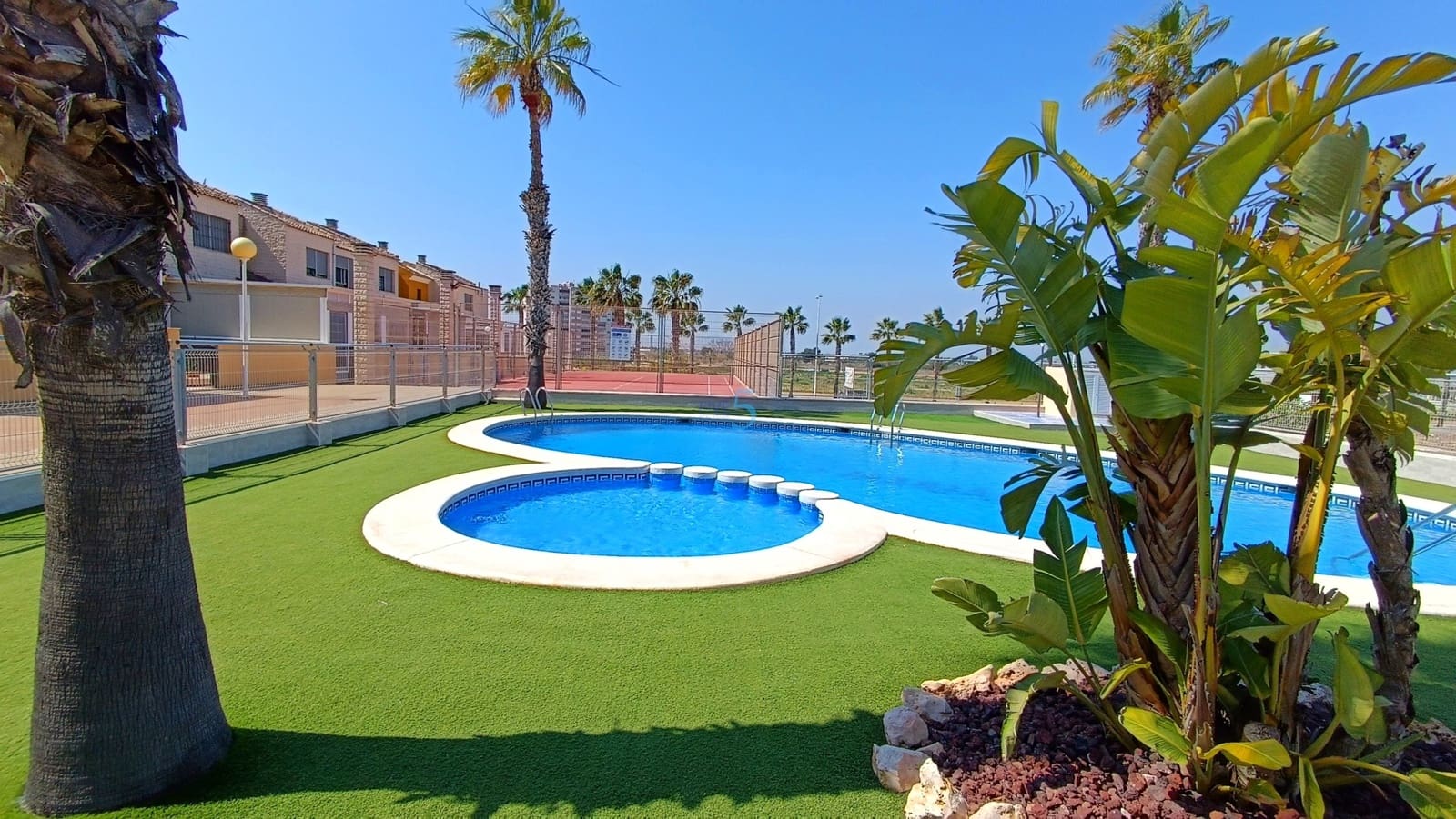 2 sovrum Lägenhet till salu i Guardamar del Segura med pool - 159 995 € (Ref: 9709187)