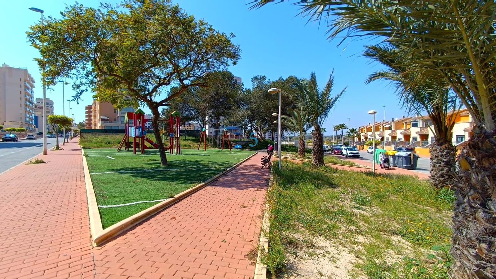 2 sovrum Lägenhet till salu i Guardamar del Segura med pool - 159 995 € (Ref: 9709187)