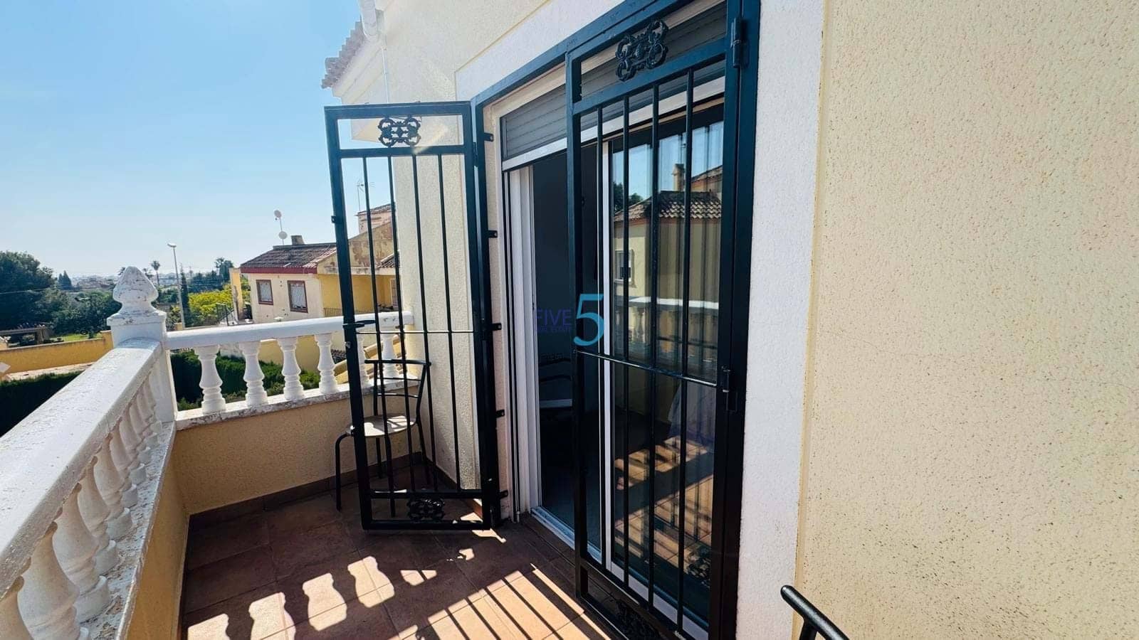 3 slaapkamer Huis te koop in Orihuela Costa met zwembad - € 290.000 (Ref: 9709447)