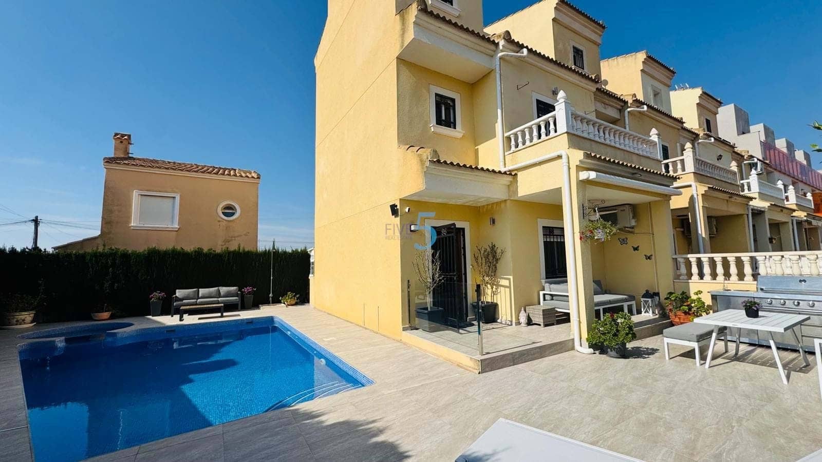 3 slaapkamer Huis te koop in Orihuela Costa met zwembad - € 290.000 (Ref: 9709447)