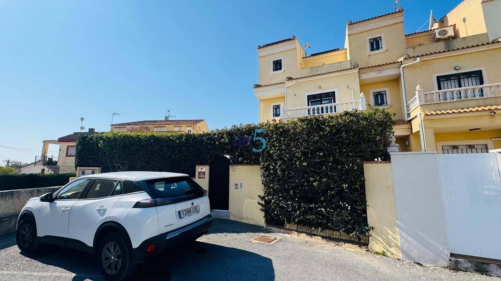 3 slaapkamer Huis te koop in Orihuela Costa met zwembad - € 290.000 (Ref: 9709447)